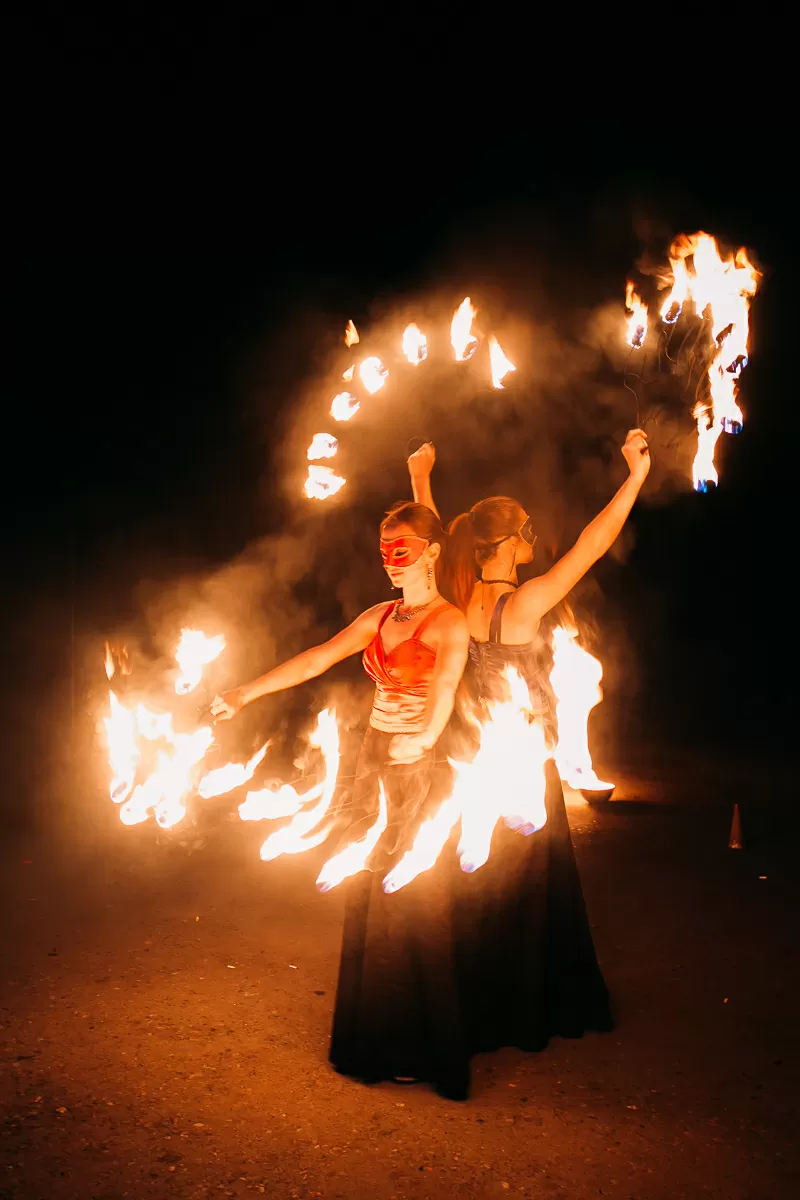Cross Fire - cветовое шоу,  огненное шоу,  звездная пыль,  живые статуи 4